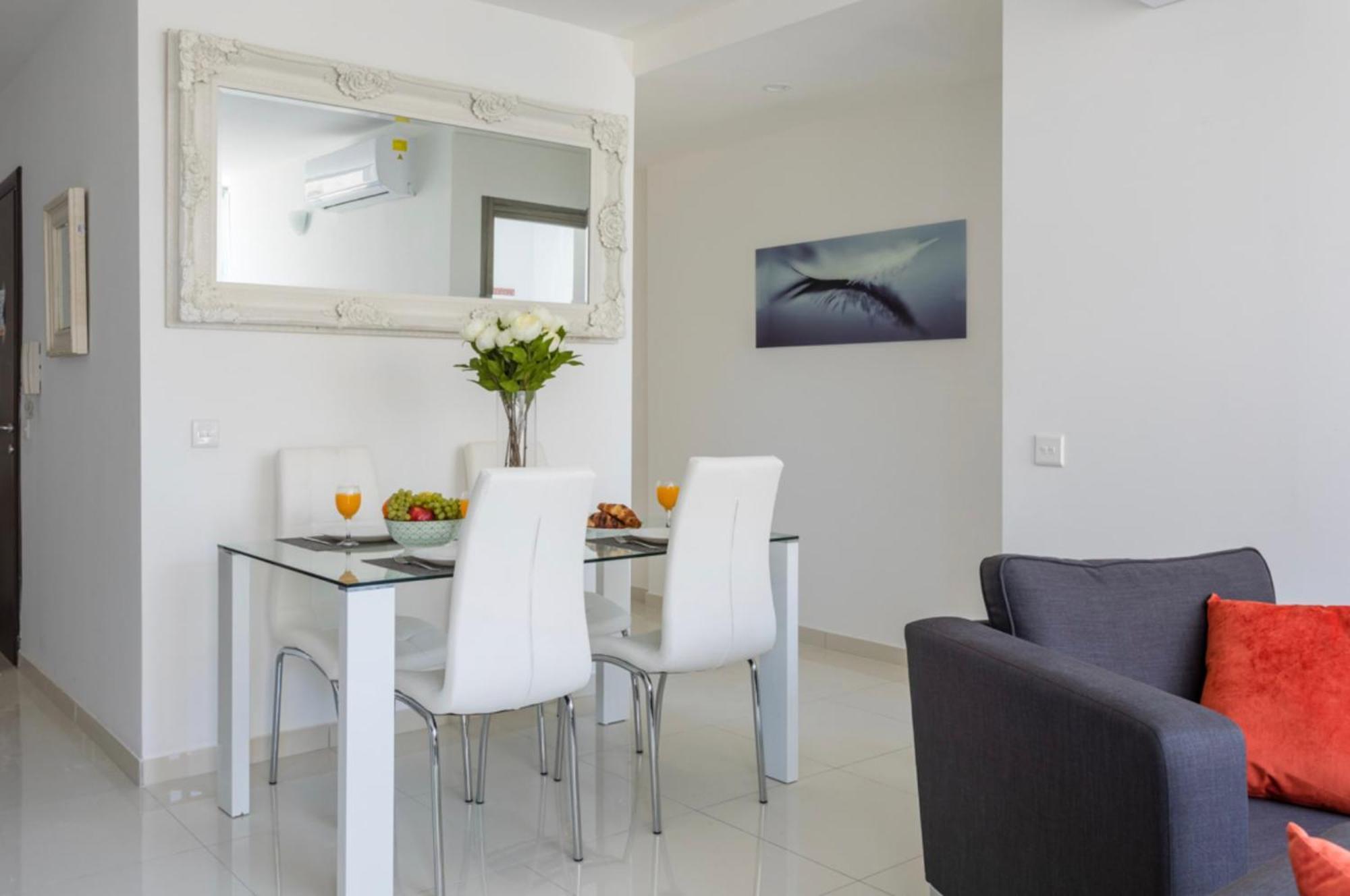 Saint Julian - Lovely Apartment With Terrace - Cityapartmentstay Saint Julian's Exterior photo